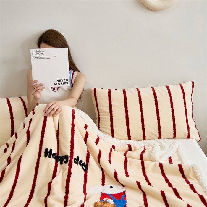 91家纺网 家纺一手货源 找家纺 呗旺鹿 2025新款高克重羊羔绒牛奶绒毛巾绣双层毯 兔子