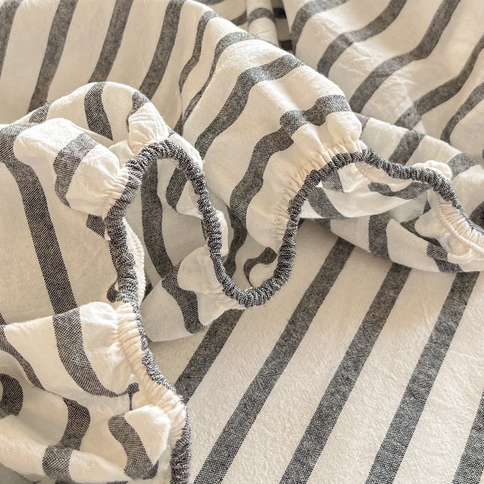 91家纺网 家纺一手货源 找家纺 卡姿家纺 2025春夏色织水洗棉单品床笠 水洗棉床笠-黑白条纹