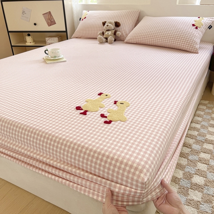 91家纺网 家纺一手货源 找家纺 卡姿家纺 2025春夏色织水洗棉单品床笠 水洗棉床笠-粉小格