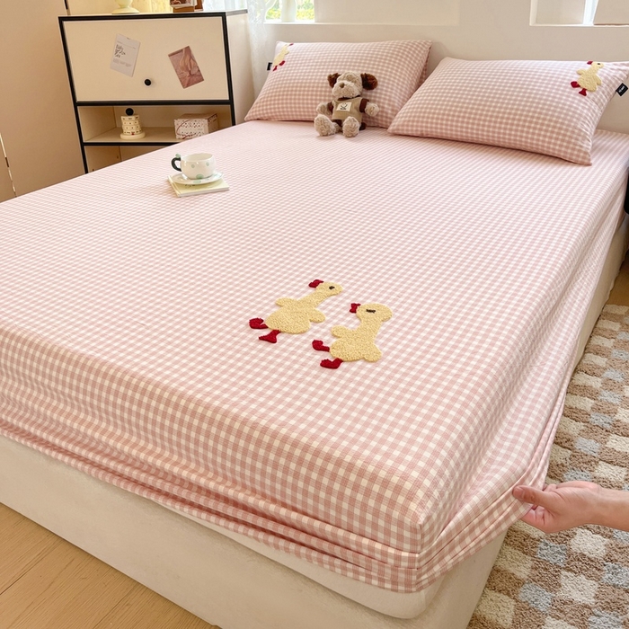 91家纺网 家纺一手货源 找家纺 卡姿家纺 2025春夏色织水洗棉单品床笠 水洗棉床笠-粉小格