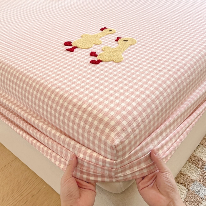 91家纺网 家纺一手货源 找家纺 卡姿家纺 2025春夏色织水洗棉单品床笠 水洗棉床笠-粉小格