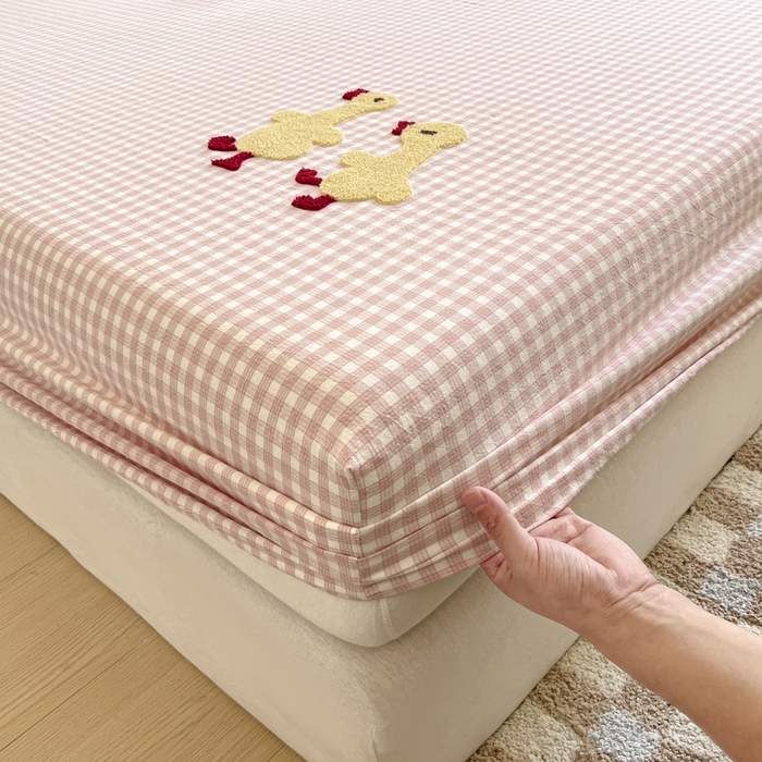 91家纺网 家纺一手货源 找家纺 卡姿家纺 2025春夏色织水洗棉单品床笠 水洗棉床笠-粉小格