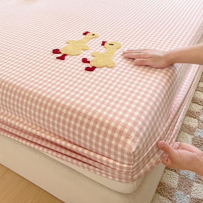 91家纺网 家纺一手货源 找家纺 卡姿家纺 2025春夏色织水洗棉单品床笠 水洗棉床笠-粉小格