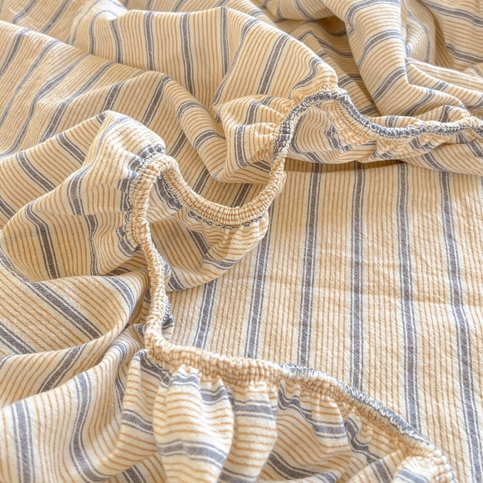 91家纺网 家纺一手货源 找家纺 卡姿家纺 2025春夏色织水洗棉单品床笠 水洗棉床笠-黄灰细条