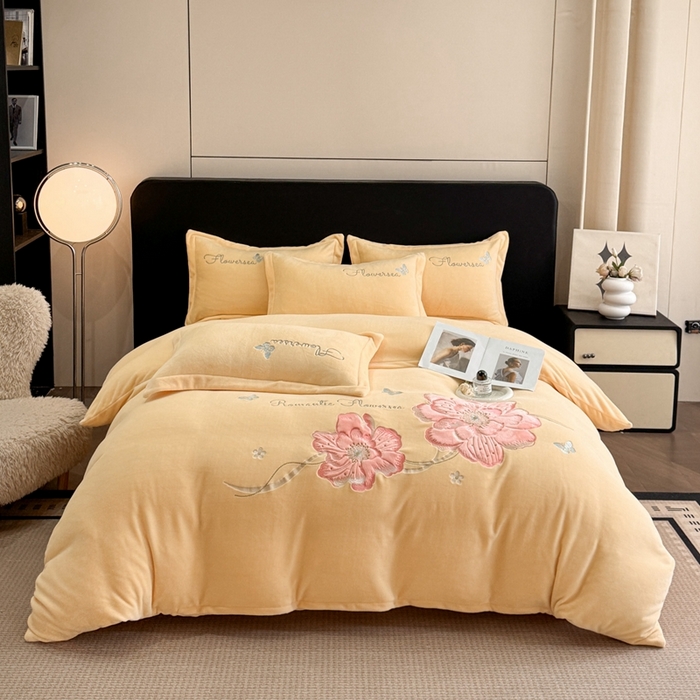 91家纺网 家纺一手货源 找家纺 （总）喜梦缘家纺 2025新款大版贴布绣牛奶绒四件套