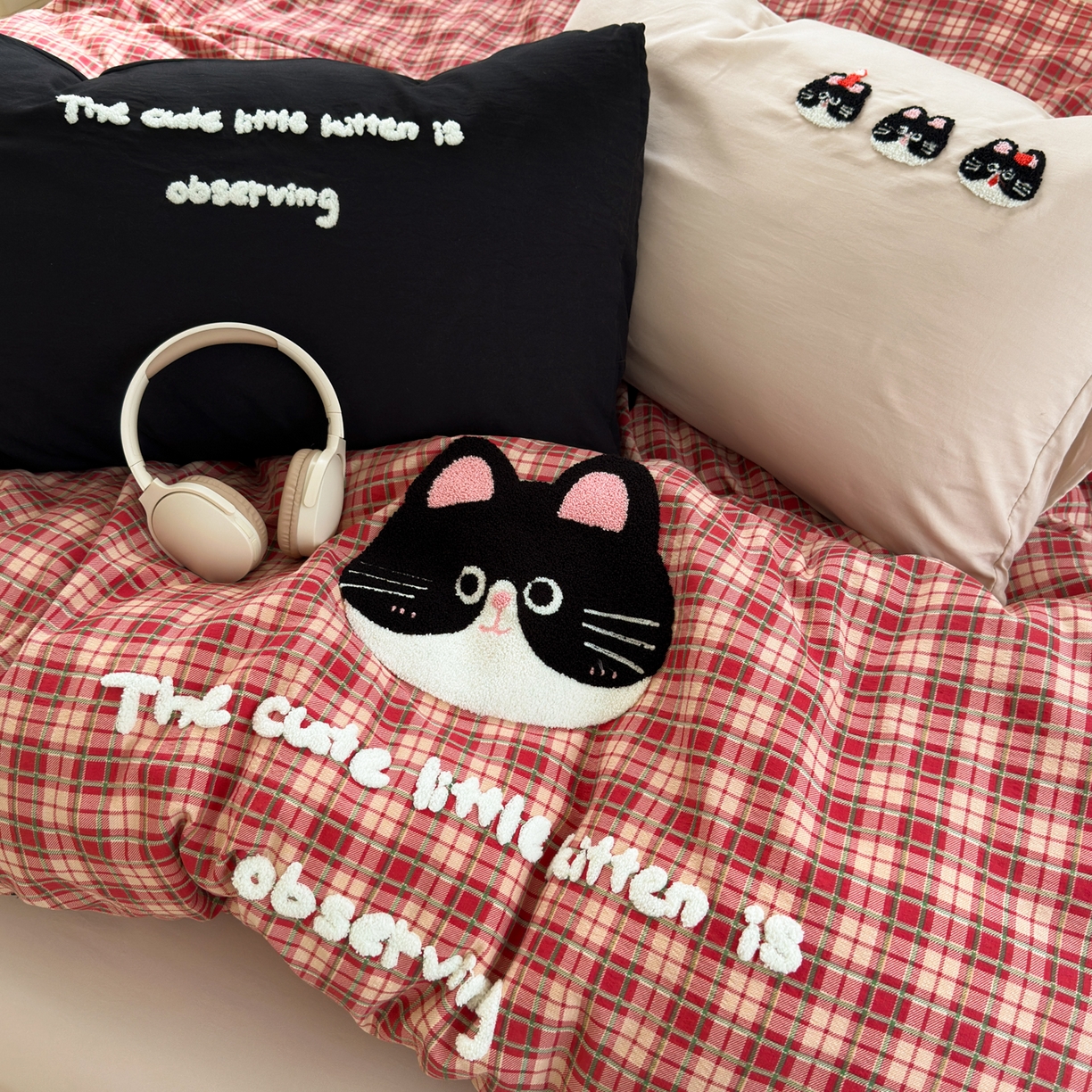 91家纺网 家纺一手货源 找家纺 一霖家纺 2025新款高克重云朵棉毛巾绣印绣四件套-小清新-第四波小清新系列 大脸猫