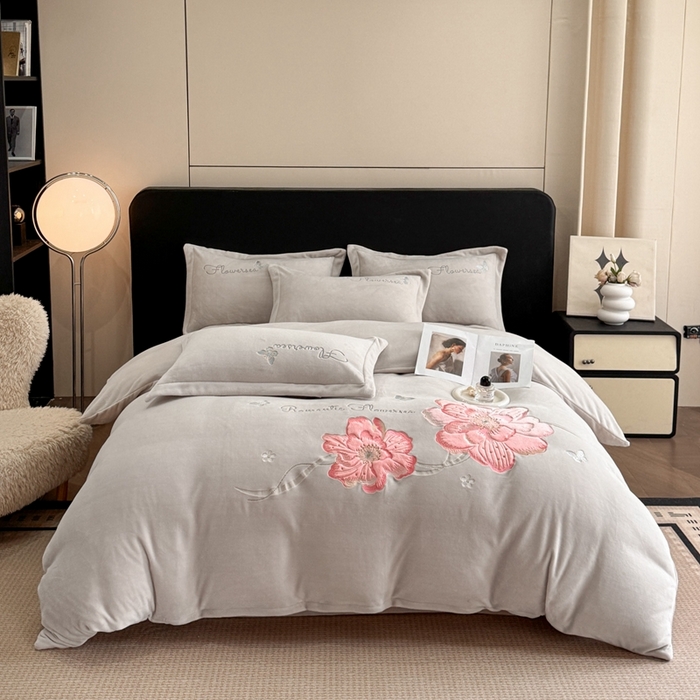 喜梦缘家纺 2025新款牛奶绒大版贴布绣四件套 富贵花开-米杏