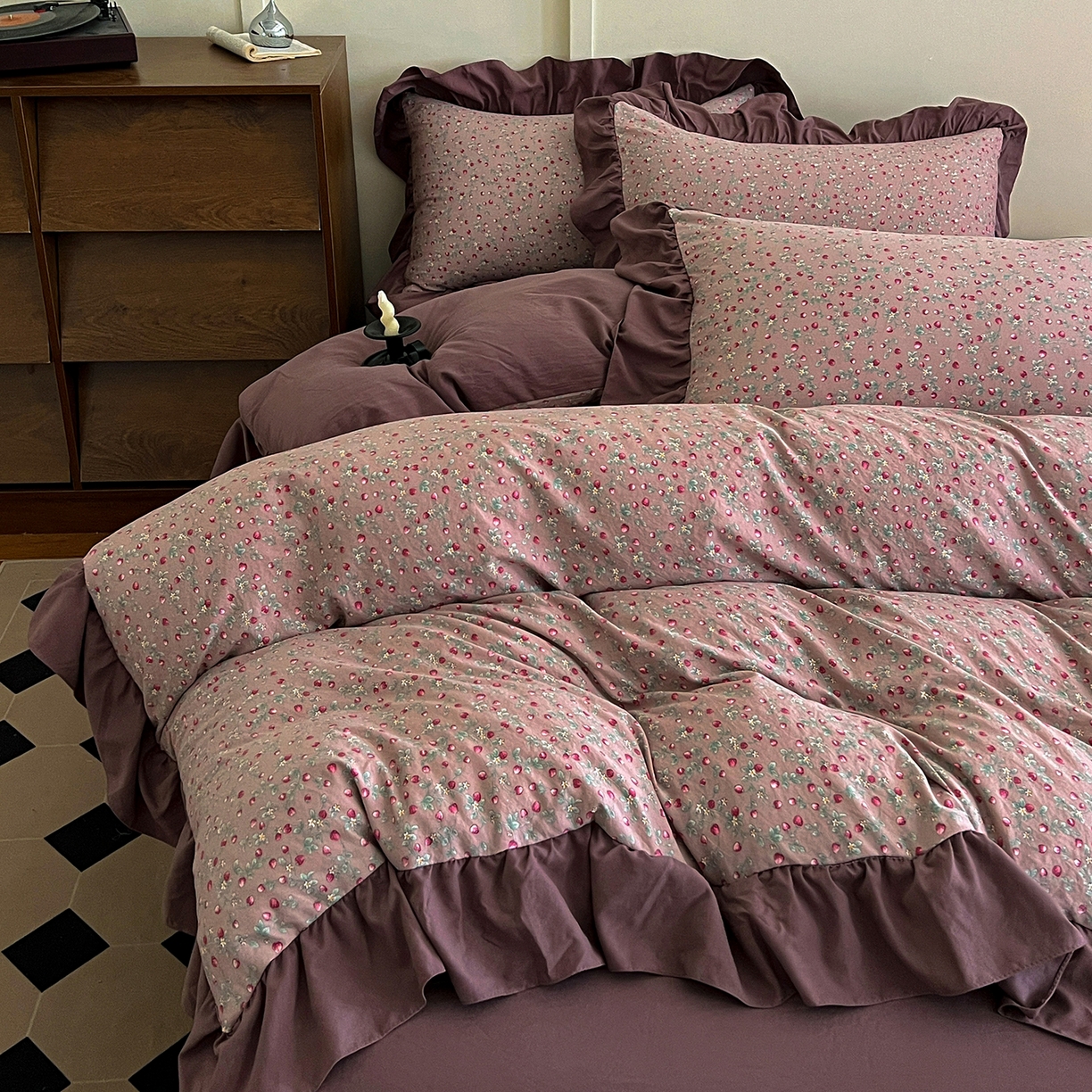 91家纺网 家纺一手货源 找家纺 梦莱斯 2025新款高克重云感棉四件套-花边款 樱桃季