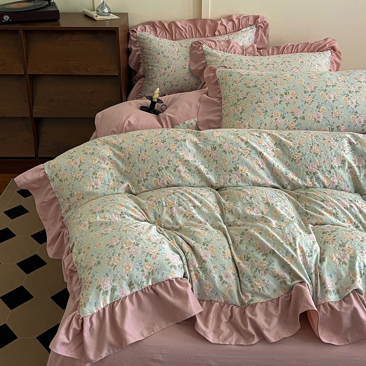 91家纺网 家纺一手货源 找家纺 梦莱斯 2025新款高克重云感棉四件套-花边款 花盖绿