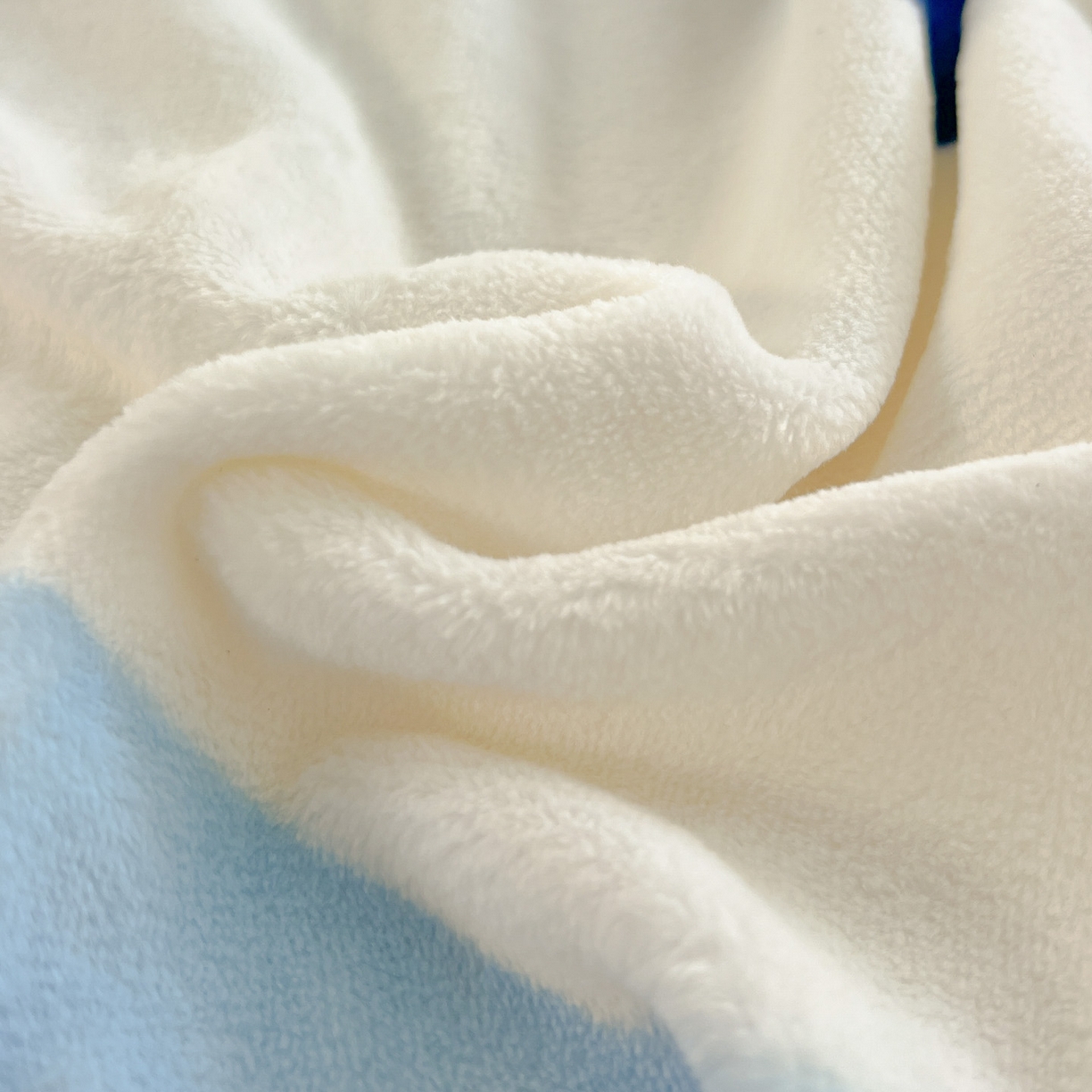 91家纺网 家纺一手货源 找家纺 启发 2025新款高克重双面牛奶绒印花系列床单三件套 海盐宝宝