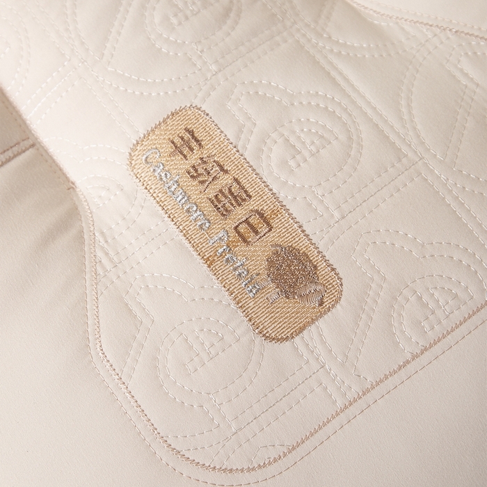 91家纺网 家纺一手货源 找家纺 晚儿 2025新款羊绒蛋白枕枕头枕芯 羊绒蛋白-粉