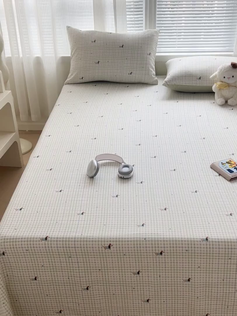 91家纺网 家纺一手货源 找家纺 格真 2025新款A类云感木棉皱皱双层纱床单单床单床单单品床单三件套 腊肠狗-抹茶