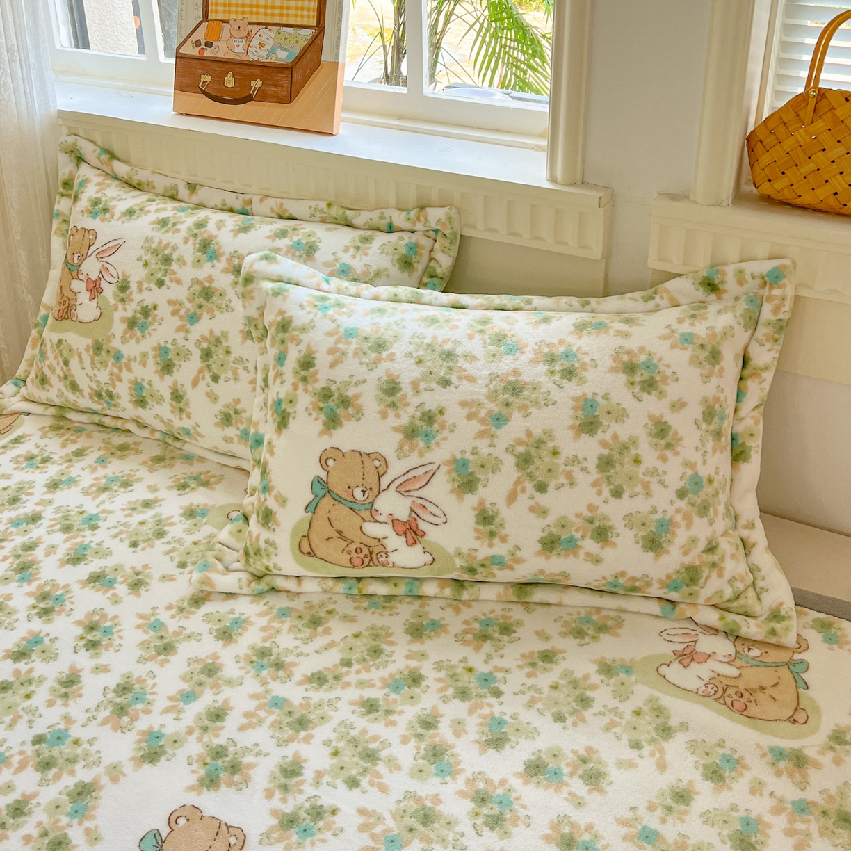 91家纺网 家纺一手货源 找家纺 启发 2025新款高克重双面牛奶绒印花系列床单三件套 花丛