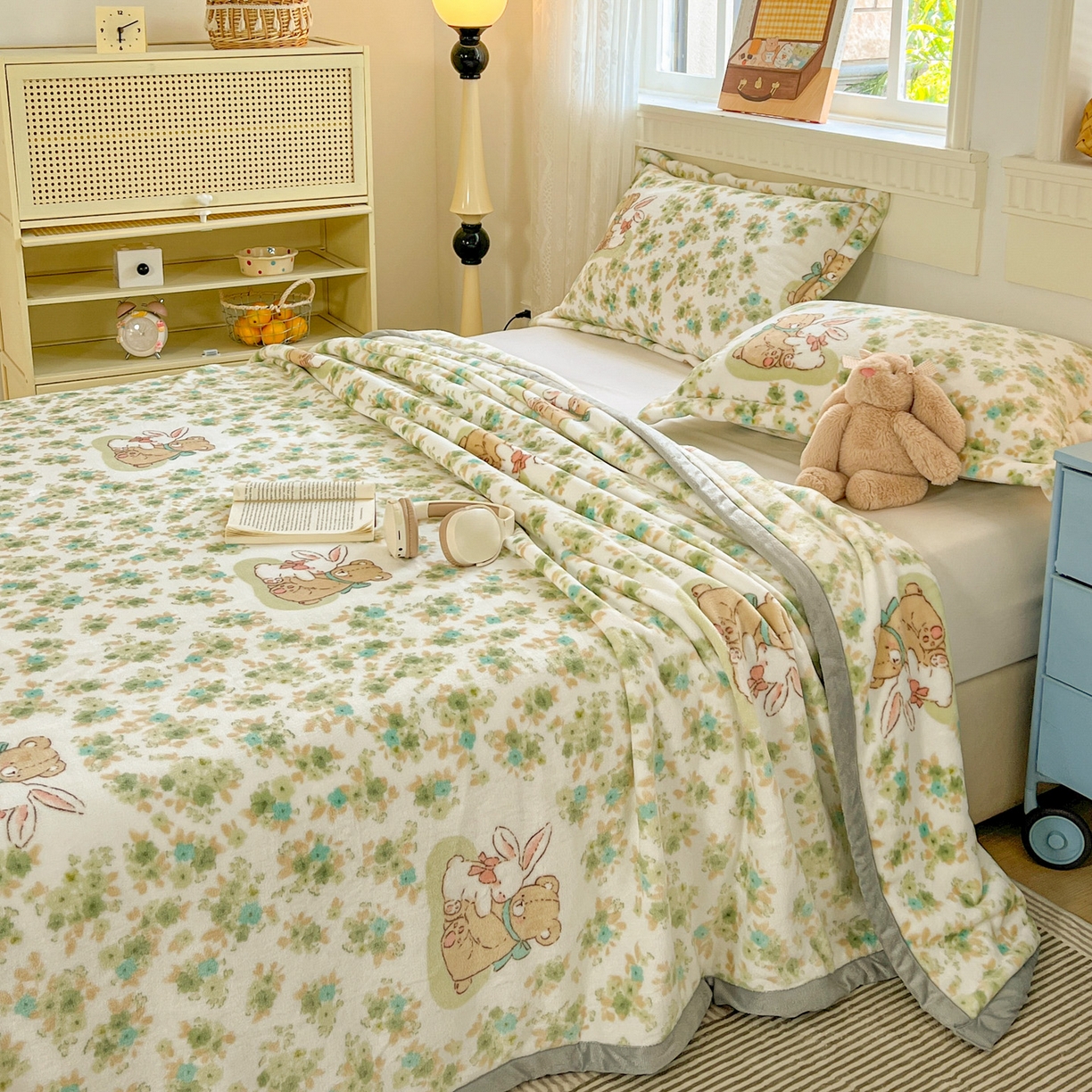 91家纺网 家纺一手货源 找家纺 启发 2025新款高克重双面牛奶绒印花系列床单三件套 花丛