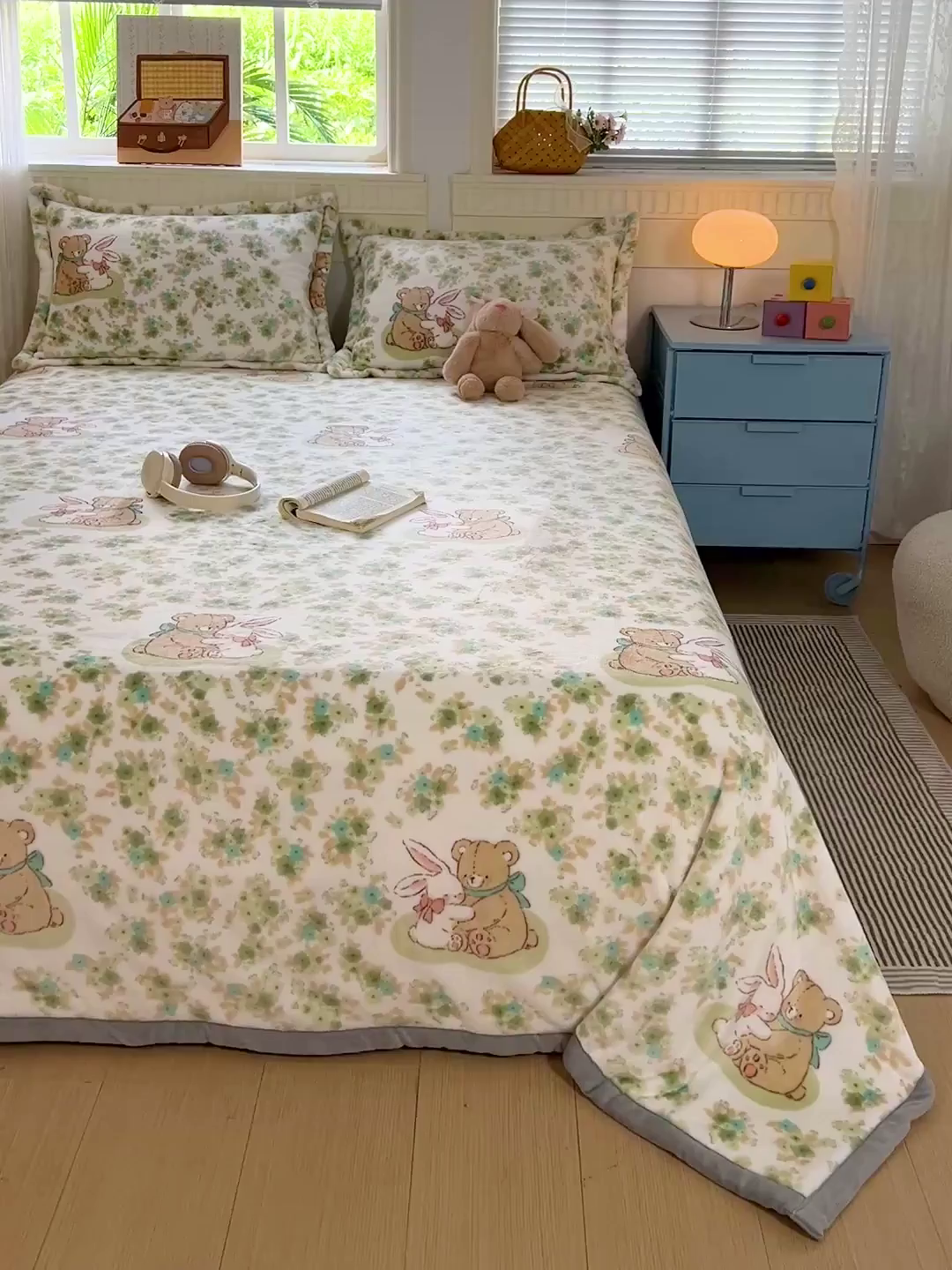 91家纺网 家纺一手货源 找家纺 启发 2025新款高克重双面牛奶绒印花系列床单三件套 花丛