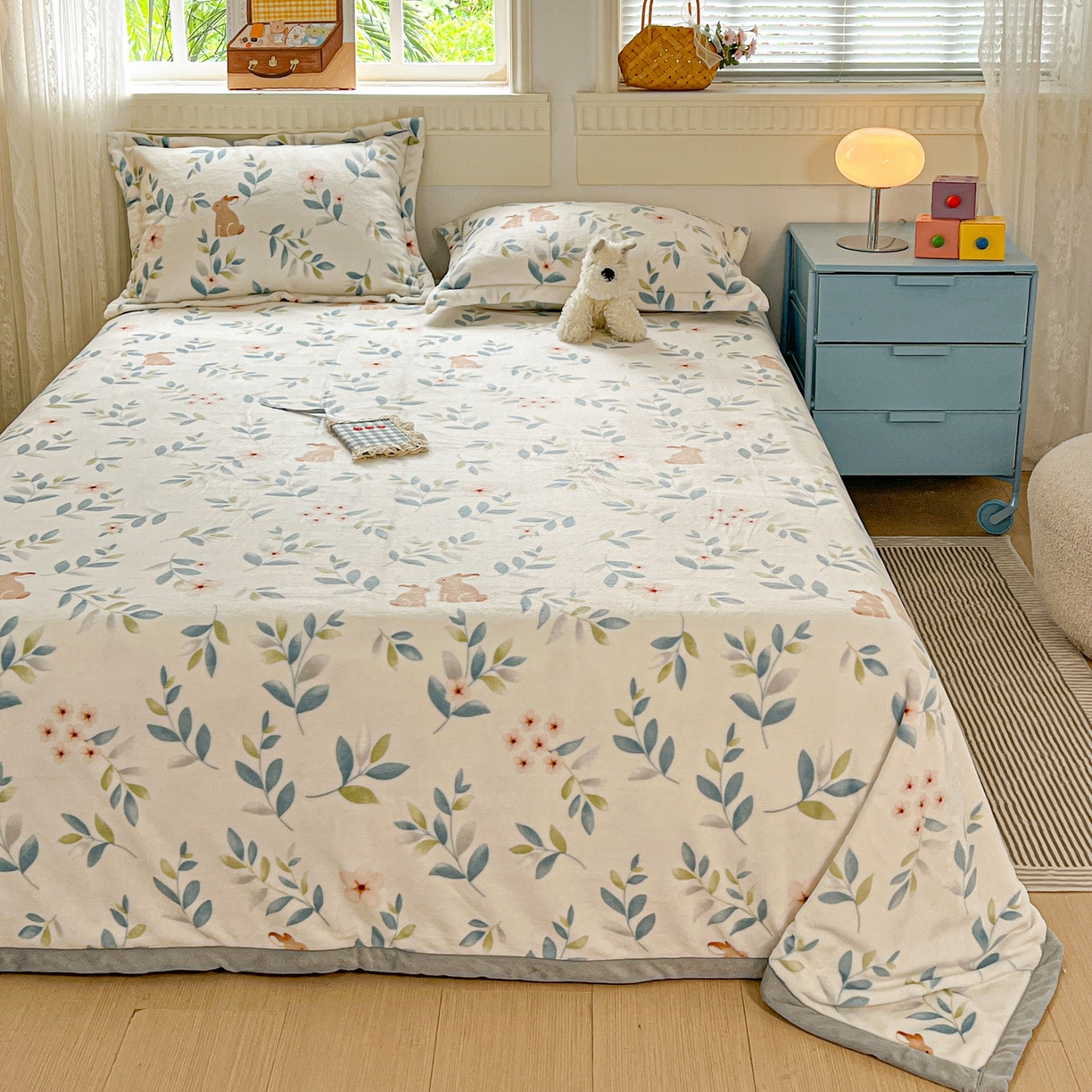 启发 2025新款高克重双面牛奶绒印花系列床单三件套 花花兔