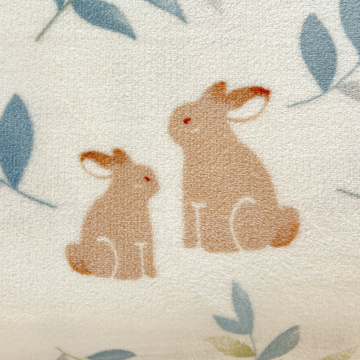 91家纺网 家纺一手货源 找家纺 启发 2025新款高克重双面牛奶绒印花系列床单三件套 花花兔