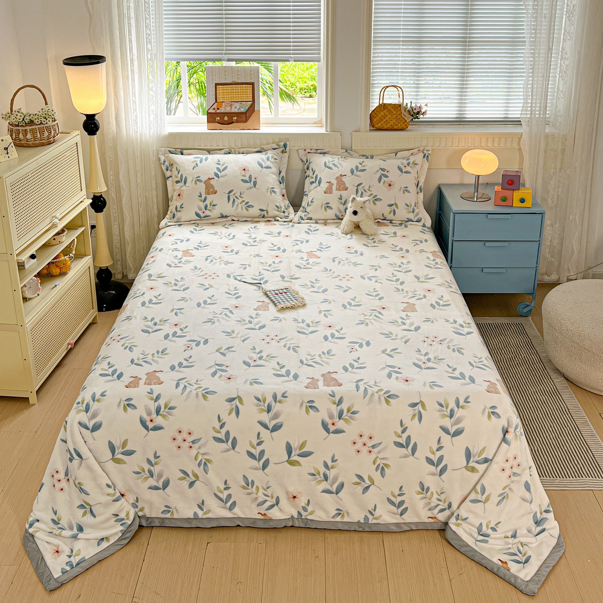 91家纺网 家纺一手货源 找家纺 启发 2025新款高克重双面牛奶绒印花系列床单三件套 花花兔