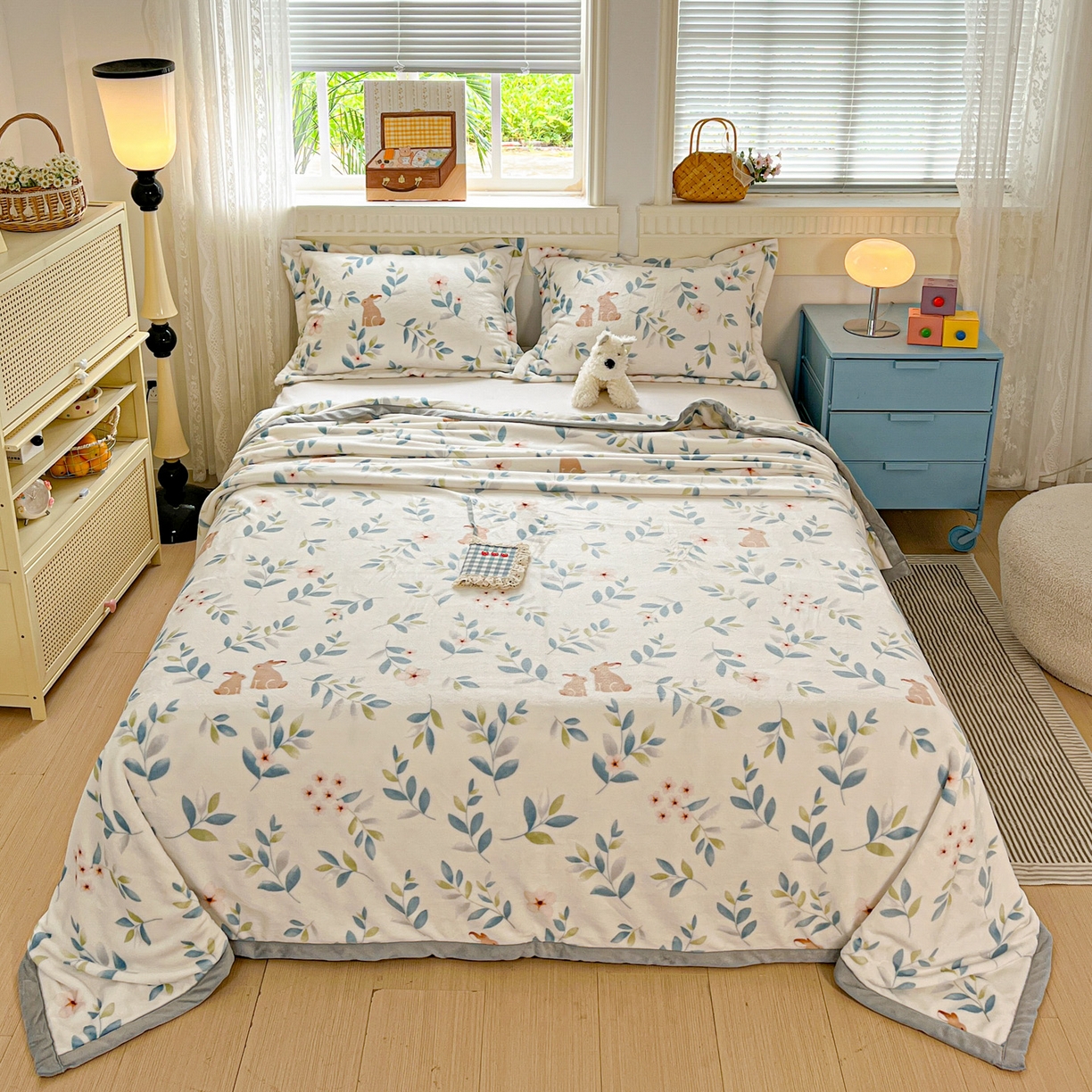 91家纺网 家纺一手货源 找家纺 启发 2025新款高克重双面牛奶绒印花系列床单三件套 花花兔