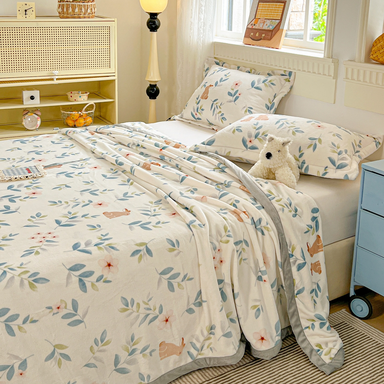 91家纺网 家纺一手货源 找家纺 启发 2025新款高克重双面牛奶绒印花系列床单三件套 花花兔