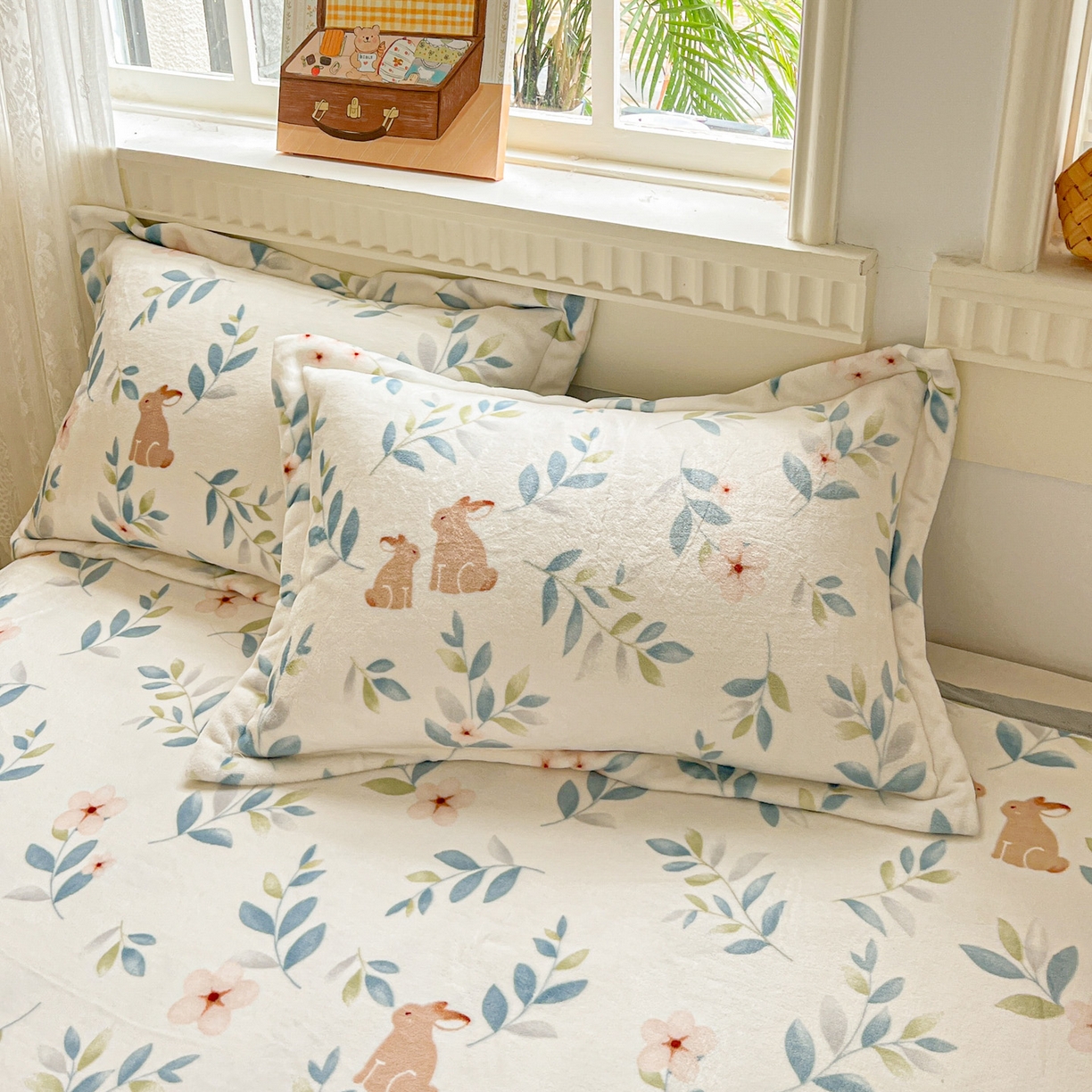 91家纺网 家纺一手货源 找家纺 启发 2025新款高克重双面牛奶绒印花系列床单三件套 花花兔