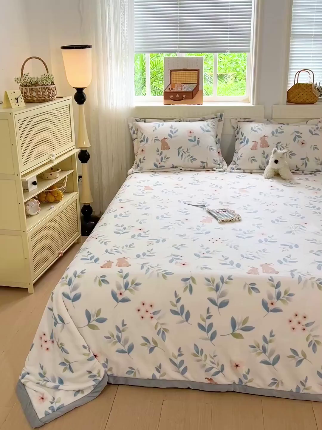 91家纺网 家纺一手货源 找家纺 启发 2025新款高克重双面牛奶绒印花系列床单三件套 花花兔