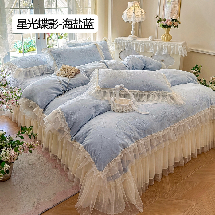 91家纺网 家纺一手货源 找家纺 （总）虹星家纺 2025新款法式雕花牛奶绒花边床盖四件套-星光碟影