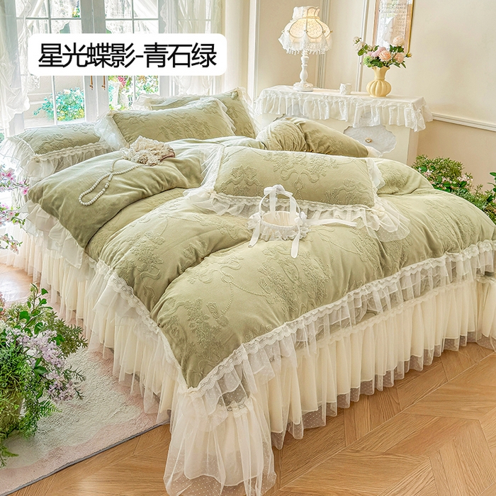 91家纺网 家纺一手货源 找家纺 （总）虹星家纺 2025新款法式雕花牛奶绒花边床盖四件套-星光碟影