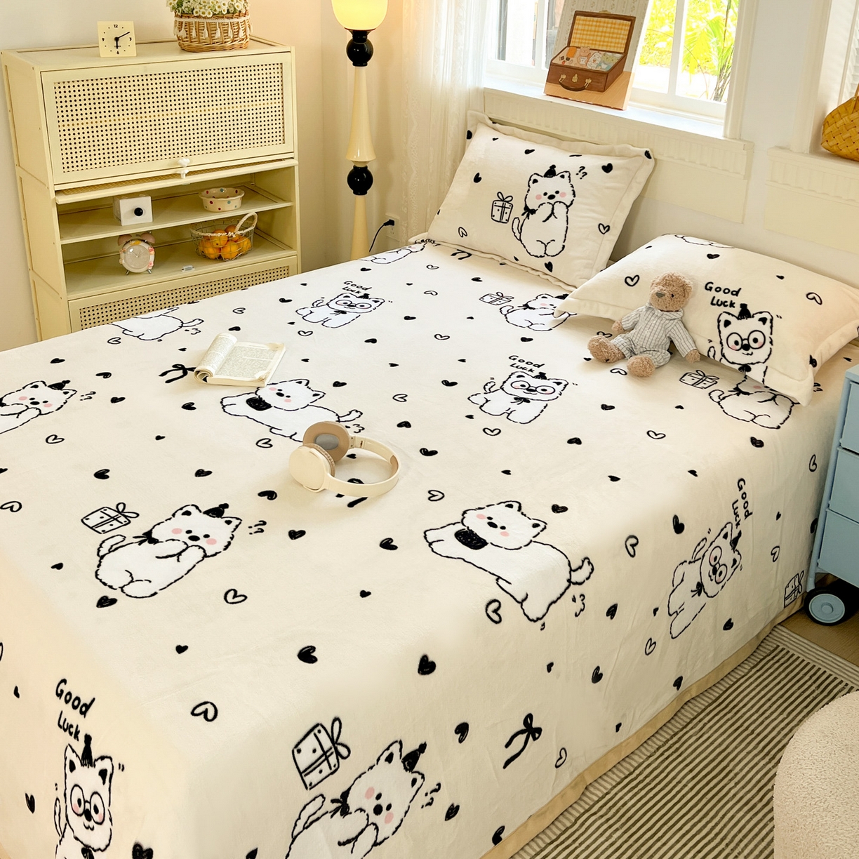 91家纺网 家纺一手货源 找家纺 启发 2025新款高克重双面牛奶绒印花系列床单三件套 假日狗狗