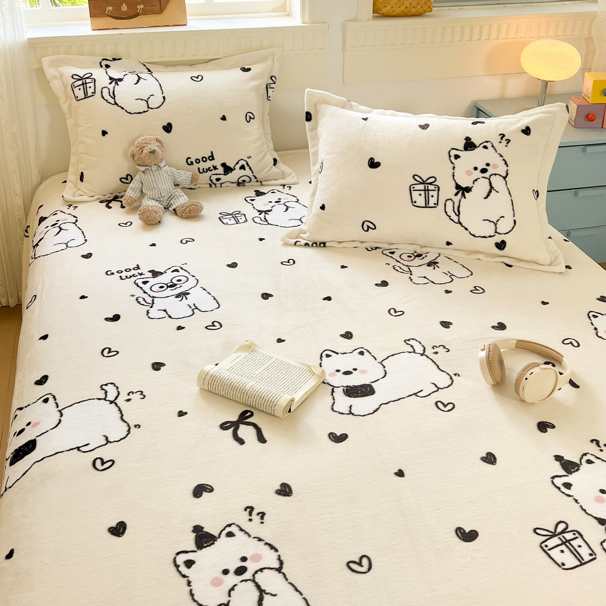 91家纺网 家纺一手货源 找家纺 启发 2025新款高克重双面牛奶绒印花系列床单三件套 假日狗狗