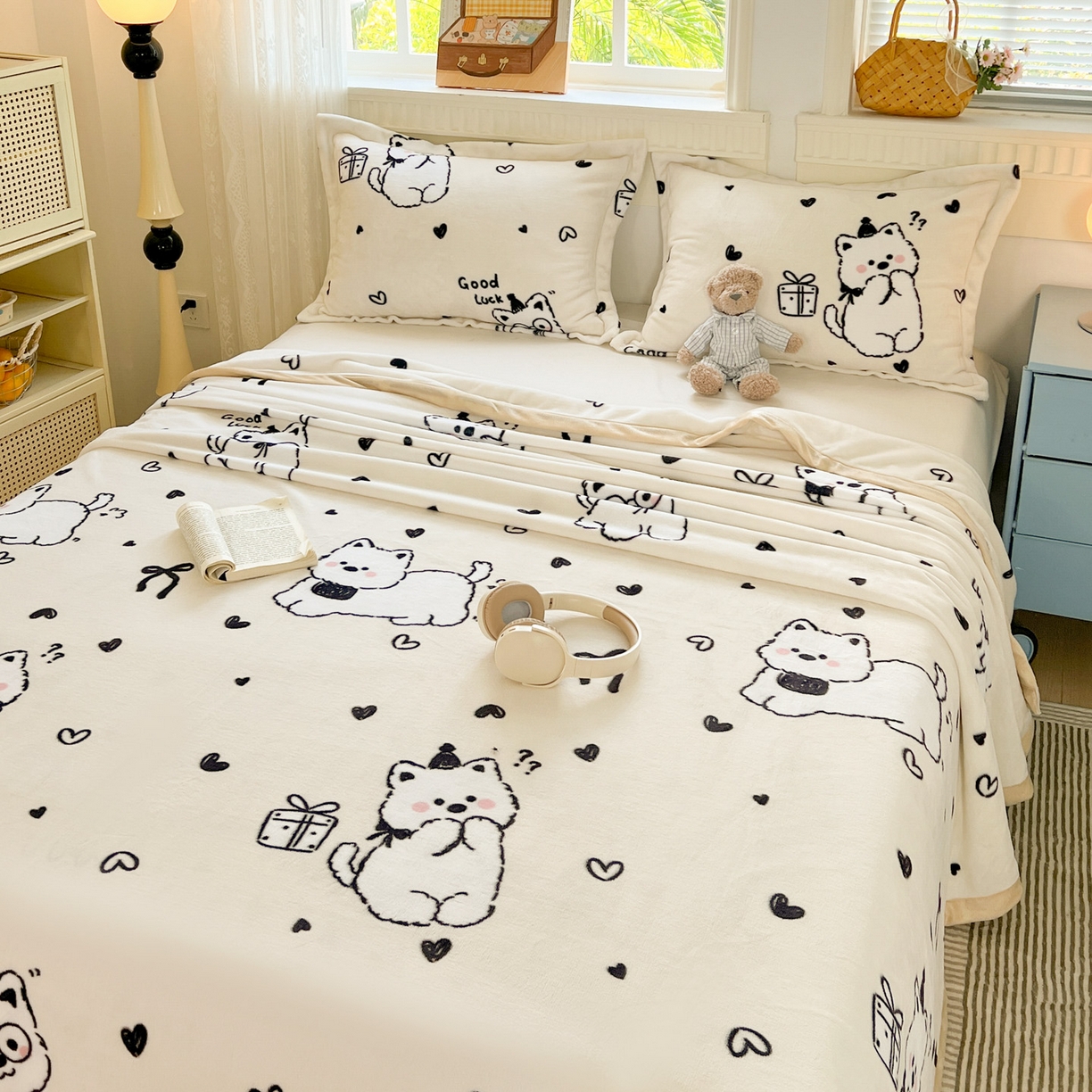 91家纺网 家纺一手货源 找家纺 启发 2025新款高克重双面牛奶绒印花系列床单三件套 假日狗狗