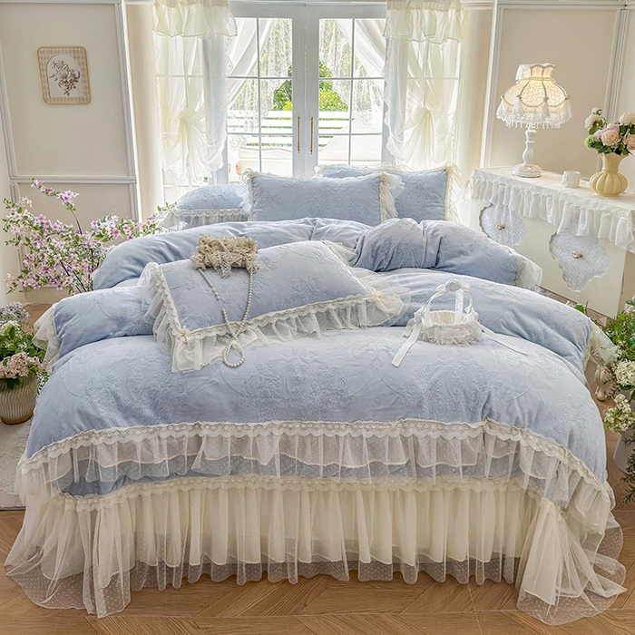 91家纺网 家纺一手货源 找家纺 虹星家纺 2025新款法式雕花牛奶绒花边床盖四件套-星光碟影 星光蝶影-海盐蓝