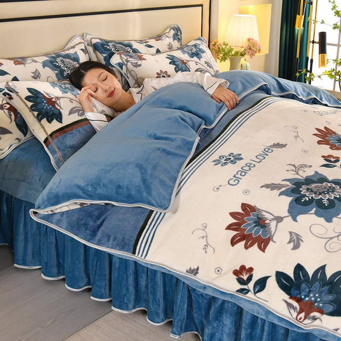 91家纺网 家纺一手货源 找家纺 莱凯家纺 2025新款牛奶绒四件套保暖加厚金貂绒套件曼珠沙华