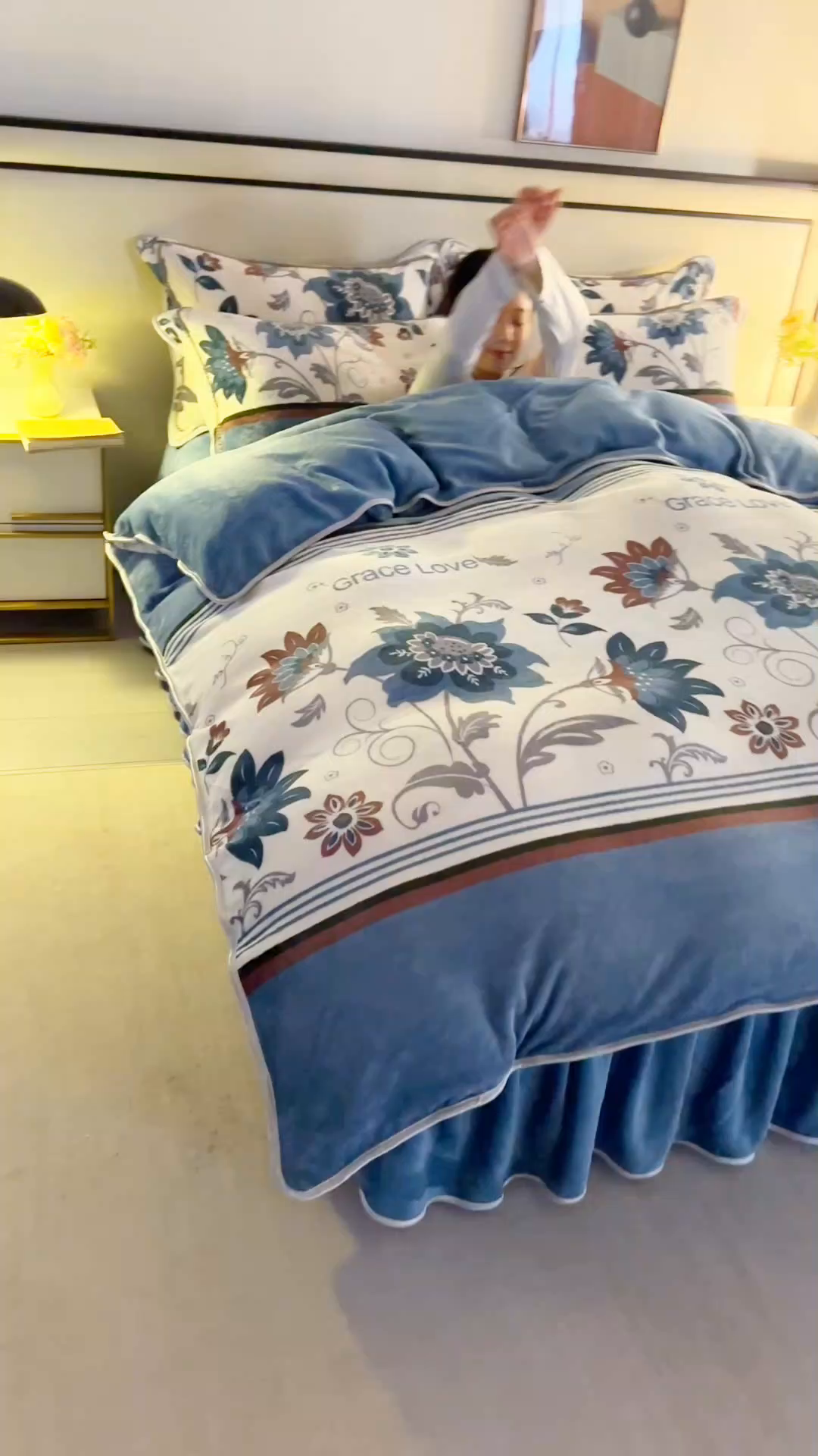 91家纺网 家纺一手货源 找家纺 莱凯家纺 2025新款牛奶绒四件套保暖加厚金貂绒套件曼珠沙华