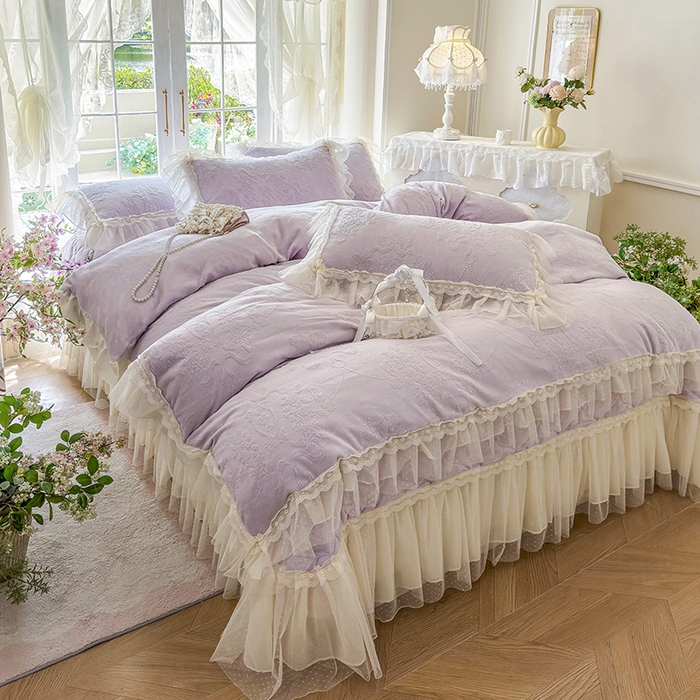 91家纺网 家纺一手货源 找家纺 虹星家纺 2025新款法式雕花牛奶绒花边床盖四件套-星光碟影 星光蝶影-丁香紫