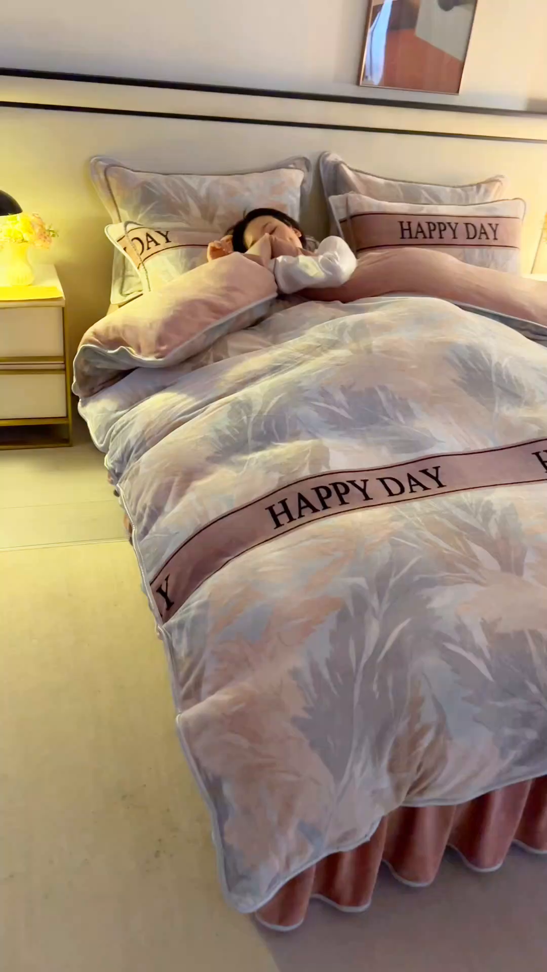 91家纺网 家纺一手货源 找家纺 莱凯家纺 2025新款牛奶绒四件套保暖加厚金貂绒套件挪威森林