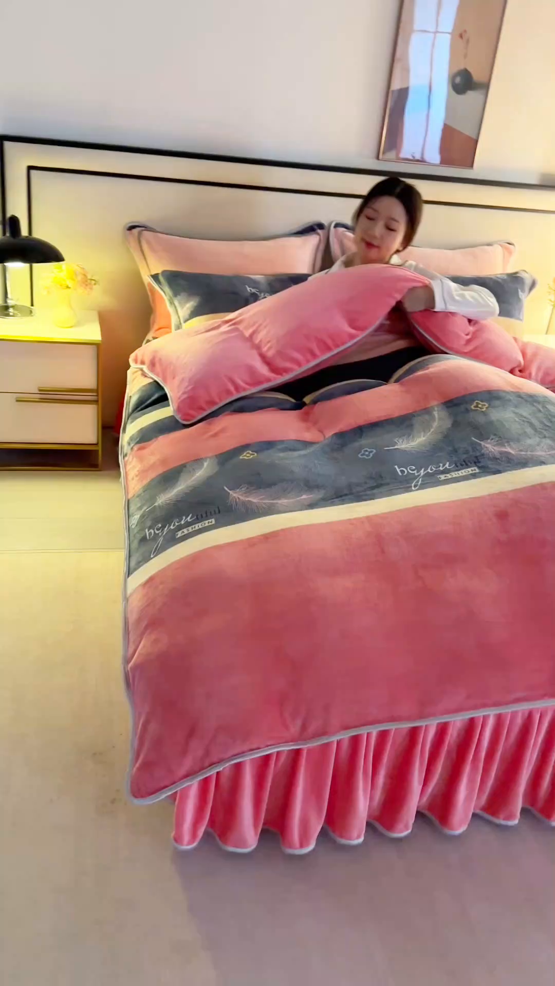 91家纺网 家纺一手货源 找家纺 莱凯家纺 2025新款牛奶绒四件套保暖加厚金貂绒套件羽你同行