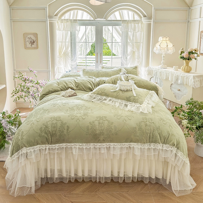 91家纺网 家纺一手货源 找家纺 虹星家纺 2025新款法式雕花牛奶绒花边床盖四件套-星光碟影 星光蝶影-青石绿