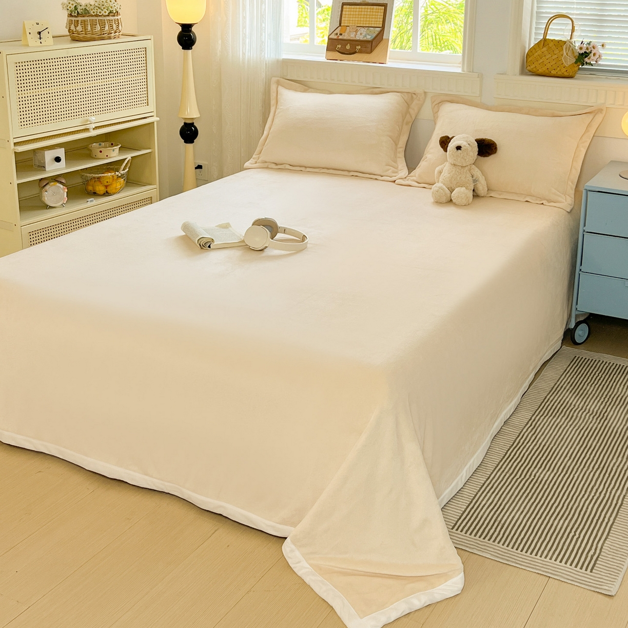 91家纺网 家纺一手货源 找家纺 启发 2025新款高克重双面牛奶绒印花系列床单三件套 米白