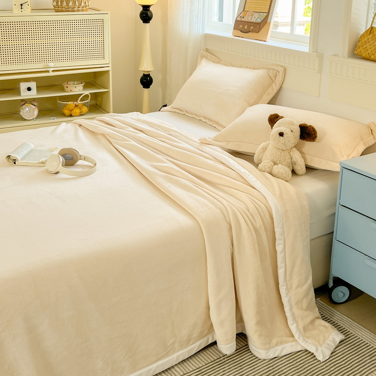 91家纺网 家纺一手货源 找家纺 启发 2025新款高克重双面牛奶绒印花系列床单三件套 米白