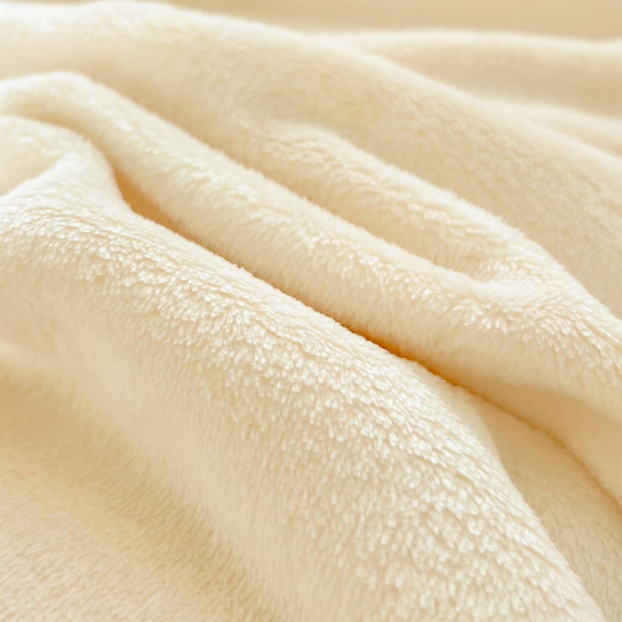 91家纺网 家纺一手货源 找家纺 启发 2025新款高克重双面牛奶绒印花系列床单三件套 米白