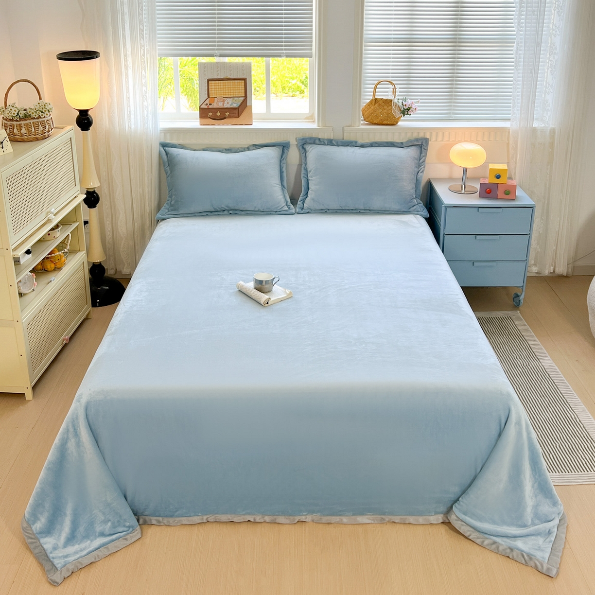 91家纺网 家纺一手货源 找家纺 启发 2025新款高克重双面牛奶绒印花系列床单三件套 天蓝