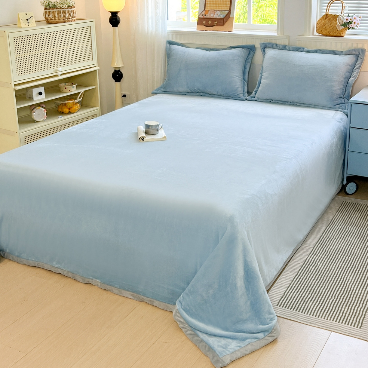 91家纺网 家纺一手货源 找家纺 启发 2025新款高克重双面牛奶绒印花系列床单三件套 天蓝