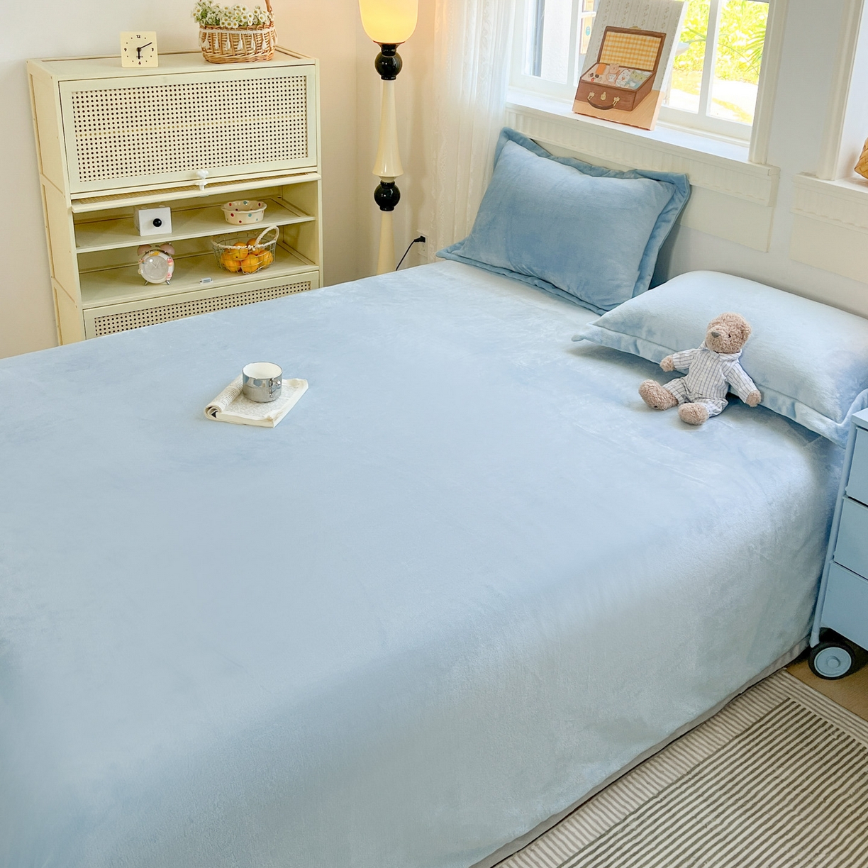 91家纺网 家纺一手货源 找家纺 启发 2025新款高克重双面牛奶绒印花系列床单三件套 天蓝