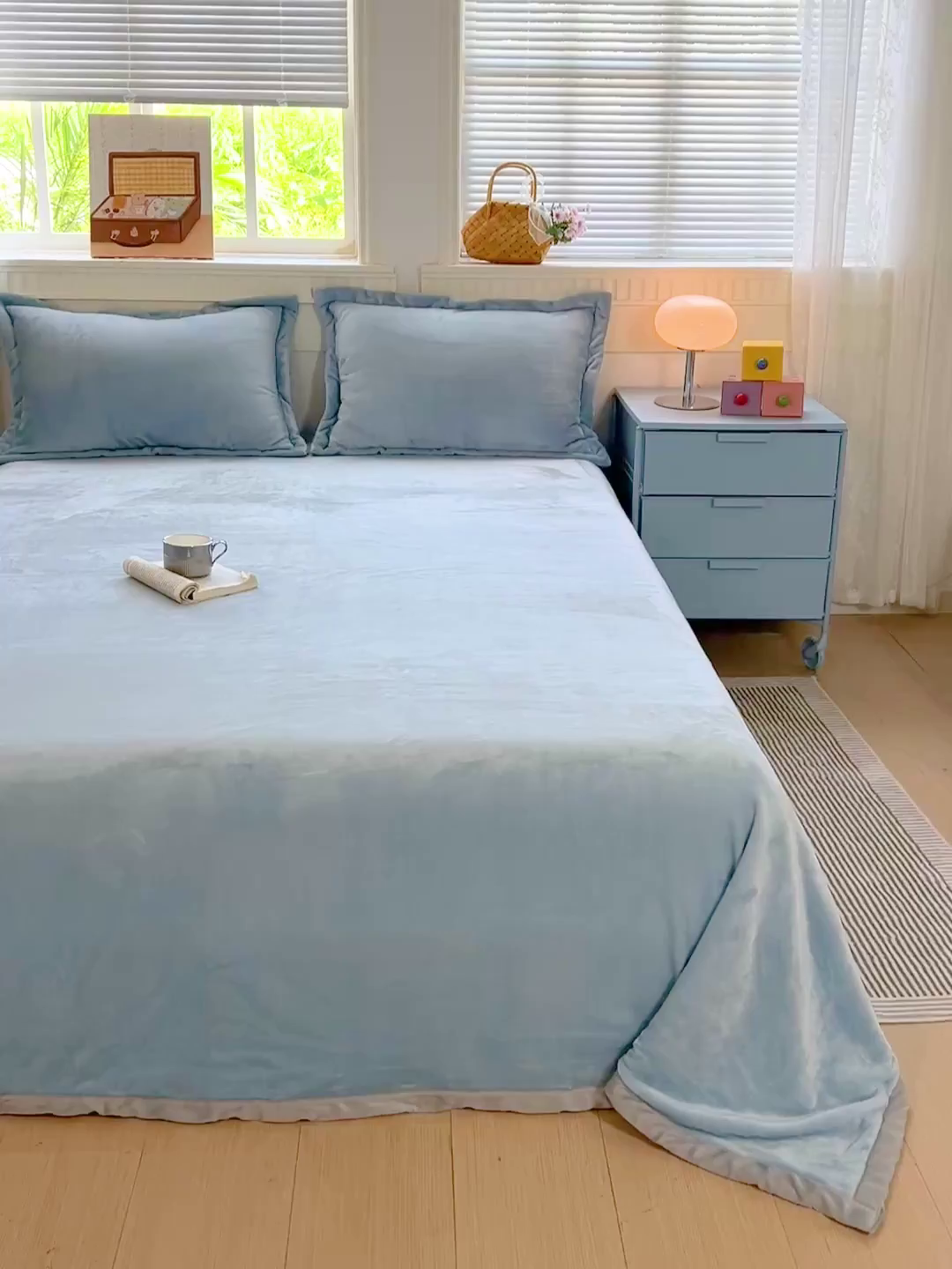 91家纺网 家纺一手货源 找家纺 启发 2025新款高克重双面牛奶绒印花系列床单三件套 天蓝