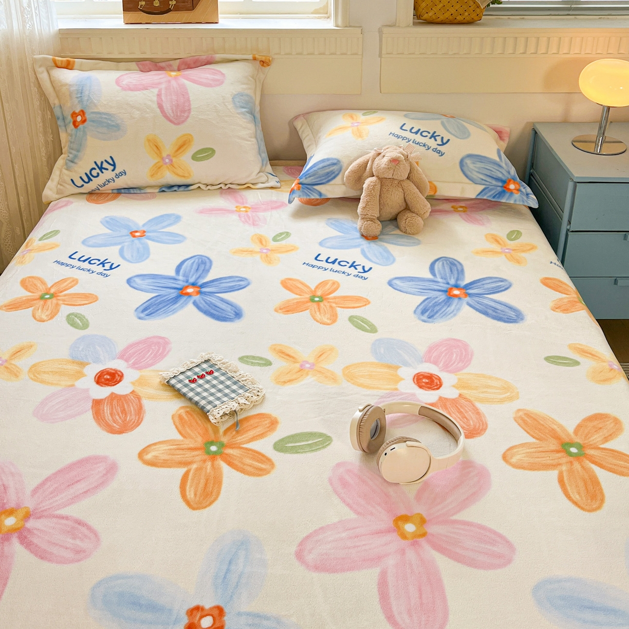 91家纺网 家纺一手货源 找家纺 启发 2025新款高克重双面牛奶绒印花系列床单三件套 甜美梦境