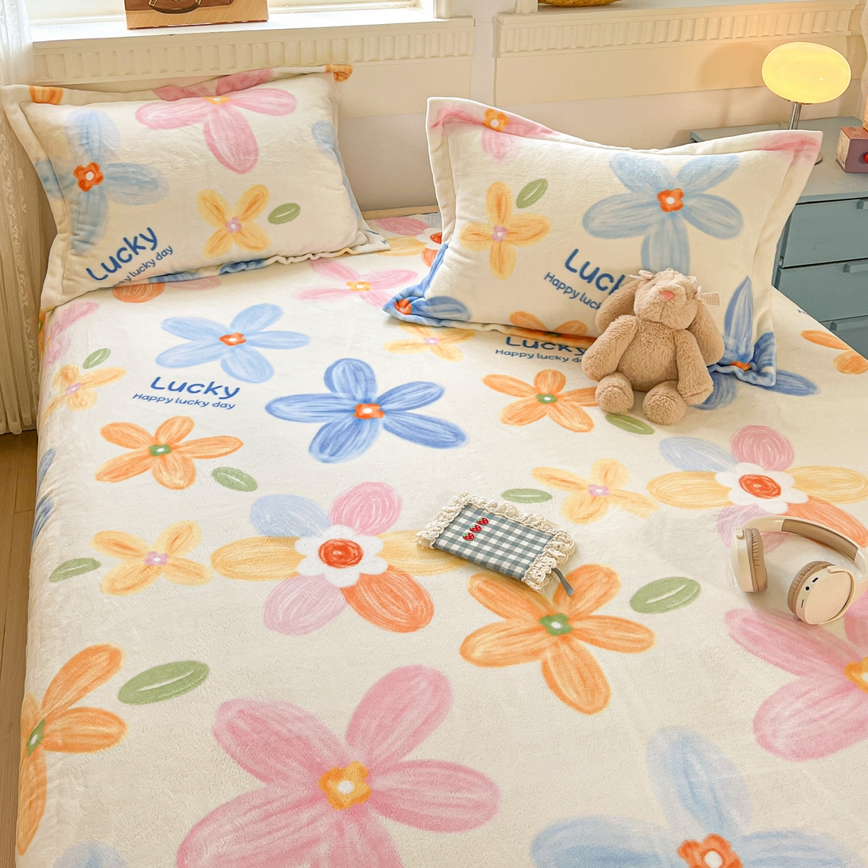 91家纺网 家纺一手货源 找家纺 启发 2025新款高克重双面牛奶绒印花系列床单三件套 甜美梦境