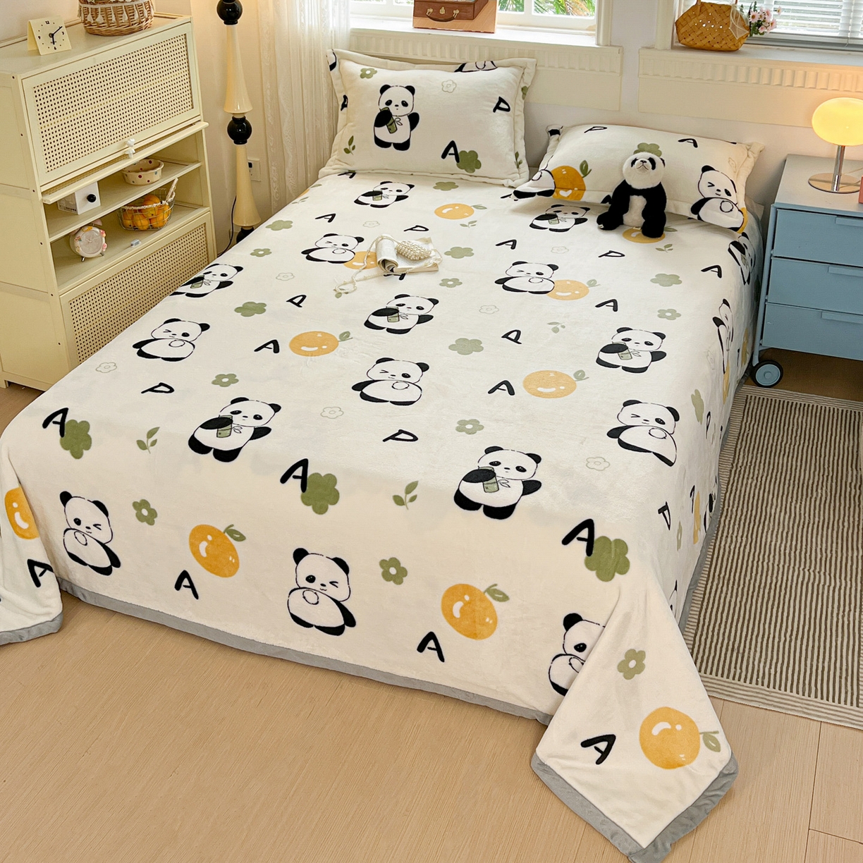 91家纺网 家纺一手货源 找家纺 启发 2025新款高克重双面牛奶绒印花系列床单三件套 小熊猫