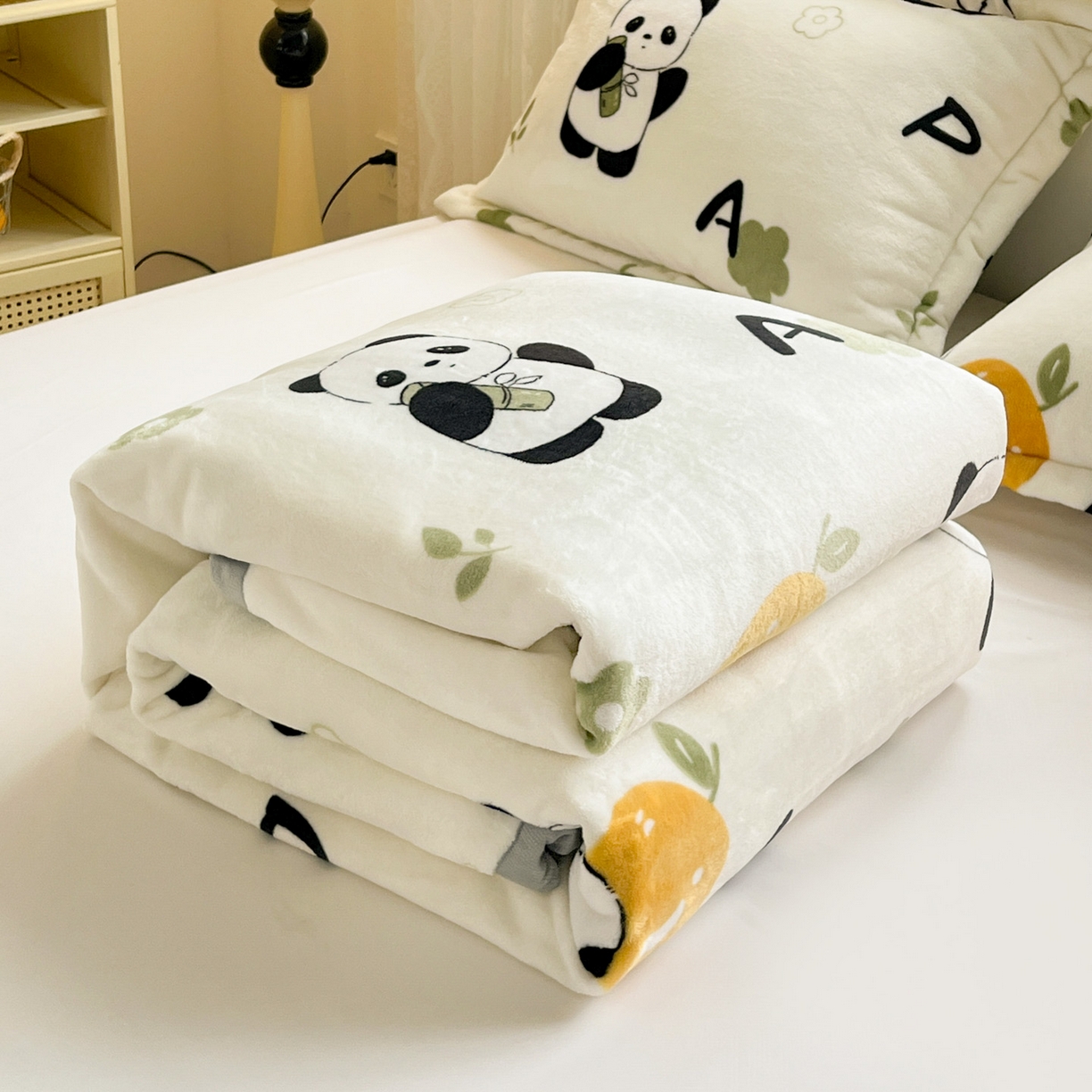 91家纺网 家纺一手货源 找家纺 启发 2025新款高克重双面牛奶绒印花系列床单三件套 小熊猫