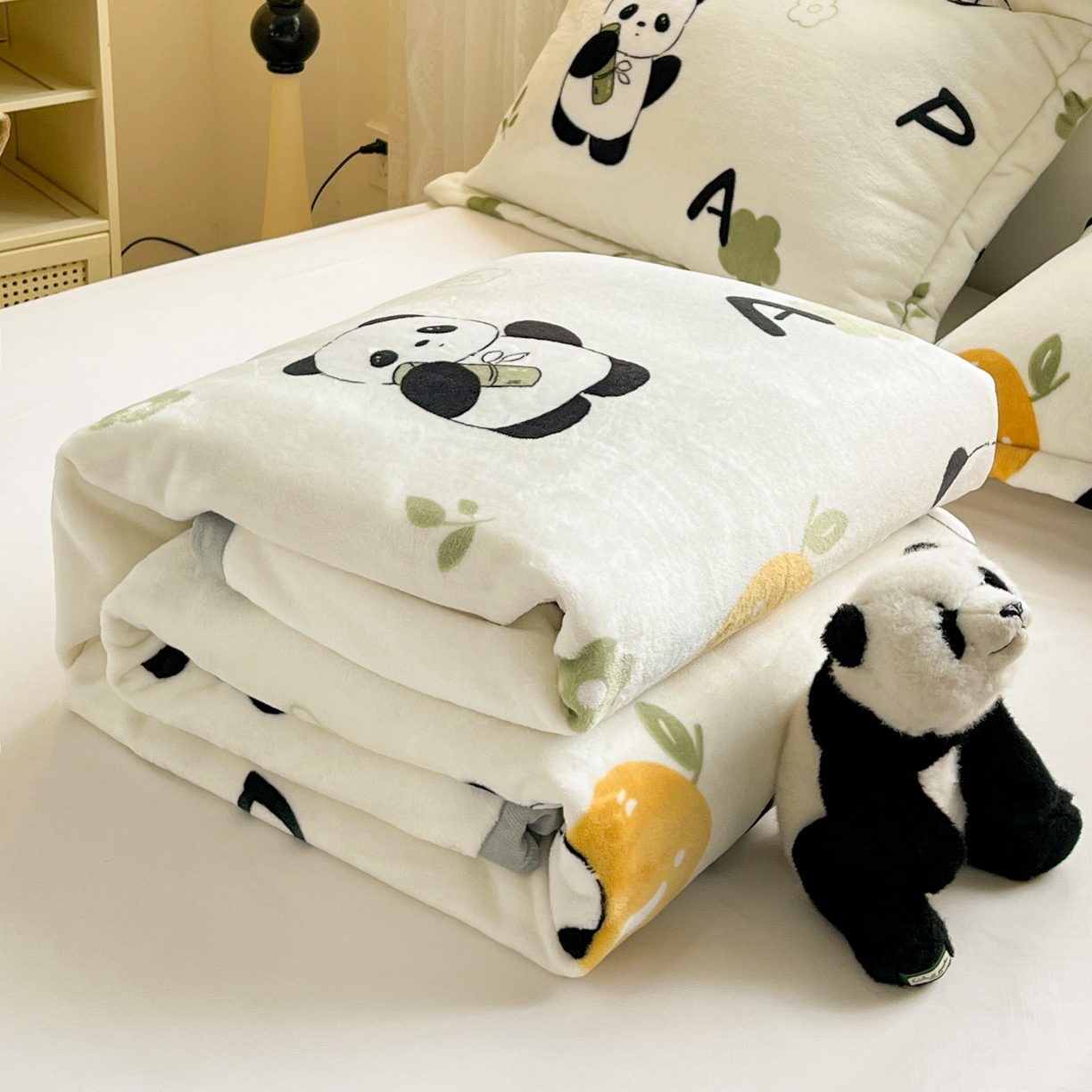 91家纺网 家纺一手货源 找家纺 启发 2025新款高克重双面牛奶绒印花系列床单三件套 小熊猫